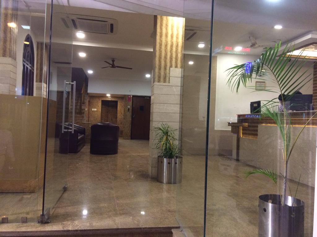 Kings Crown Vip Road Hotel Calcutta Exterior foto