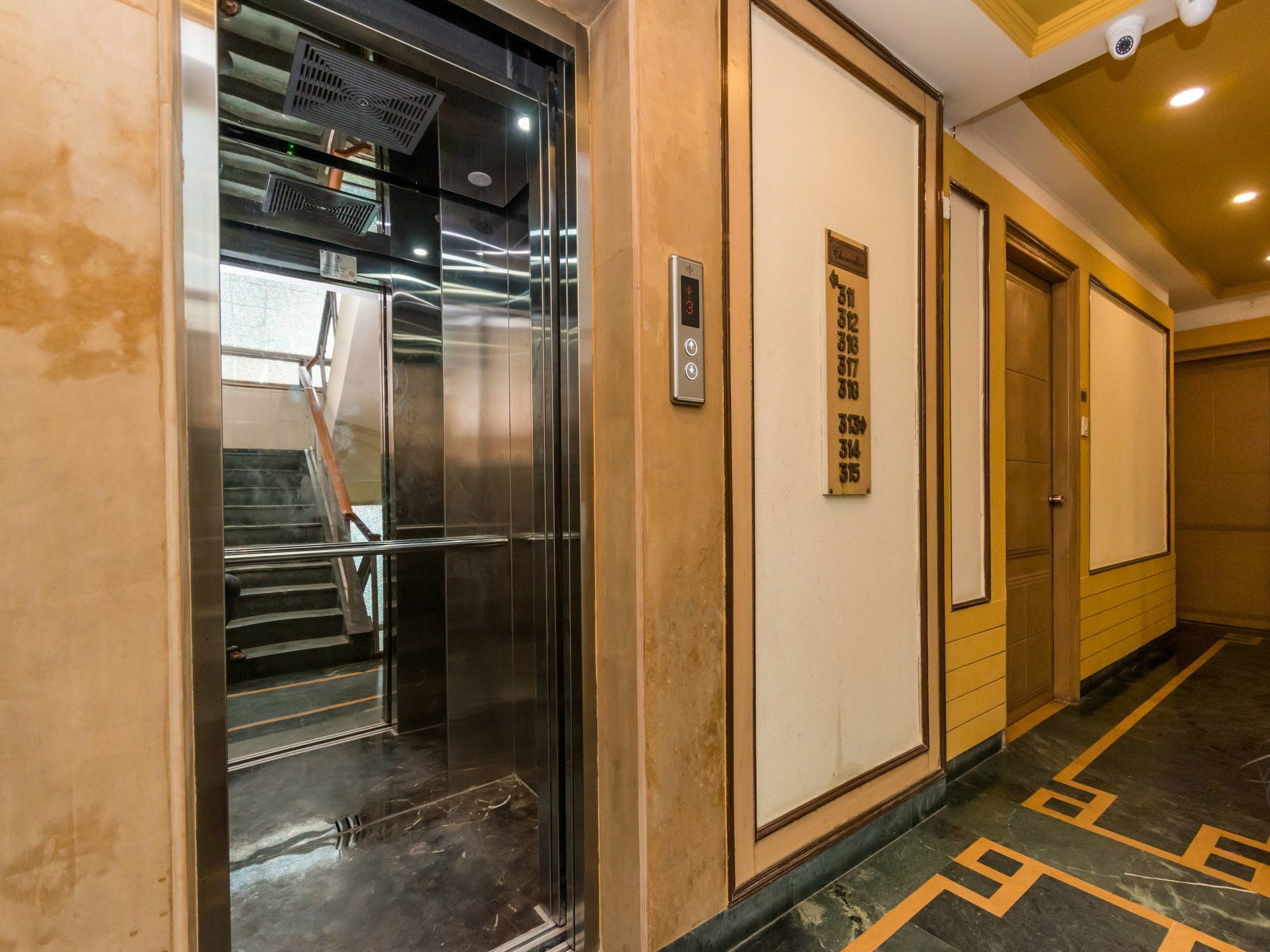 Kings Crown Vip Road Hotel Calcutta Exterior foto